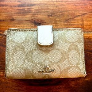 Coach Leather Beige Signature Print Wallet